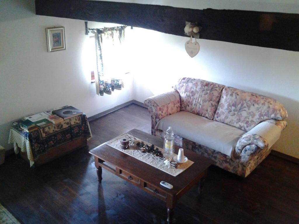 Agriturismo Casa Delle Rose Winery Ruttàrs エクステリア 写真